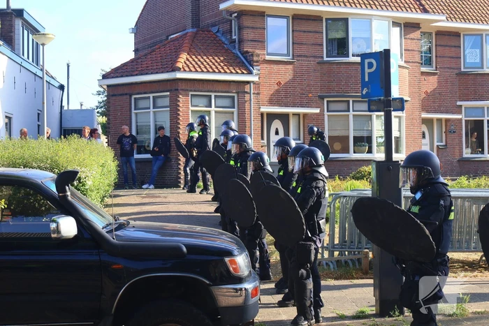 Demonstratie loopt uit de hand, politie grijpt in