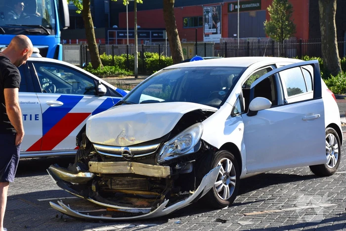 Forse schade bij aanrijding op kruising