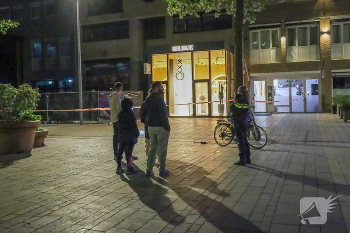 Explosie bij deur cannabiswinkel