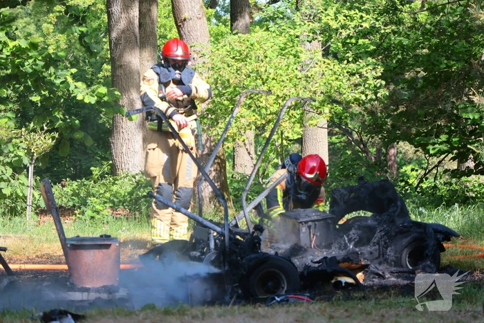 Golfkarren in brand tijdens evenement