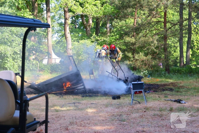 Golfkarren in brand tijdens evenement