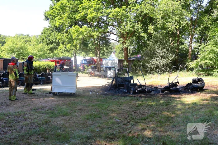 Golfkarren in brand tijdens evenement
