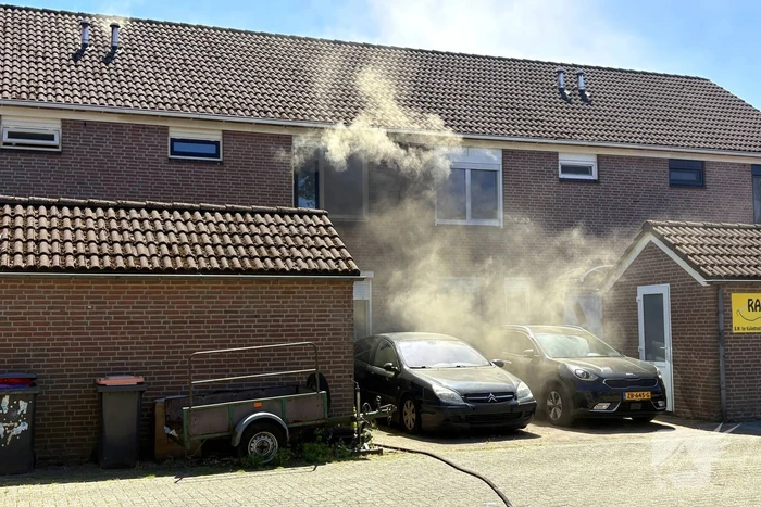 Brand in woning zorgt voor rookontwikkeling