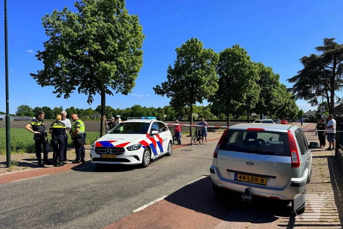 Fietser zwaargewond bij aanrijding met automobilist, traumahelikopter geland