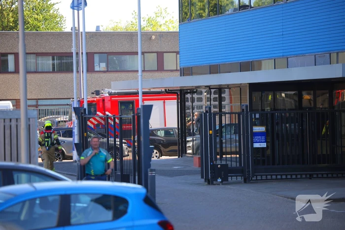 Zeer grote brand in gebouw van politieacademie hulpdiensten schalen op