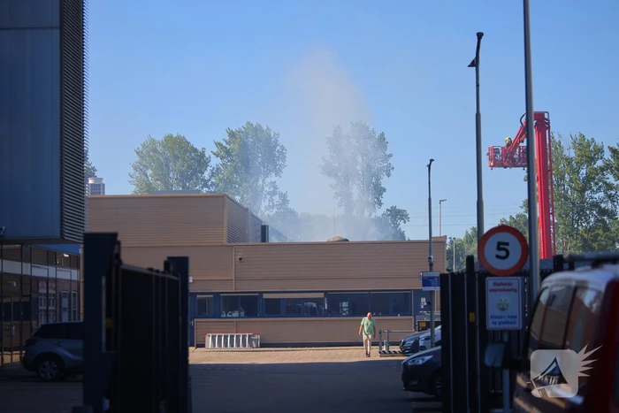 Zeer grote brand in gebouw van politieacademie hulpdiensten schalen op