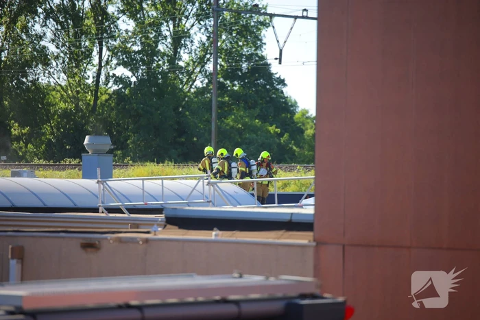 Zeer grote brand in gebouw van politieacademie hulpdiensten schalen op