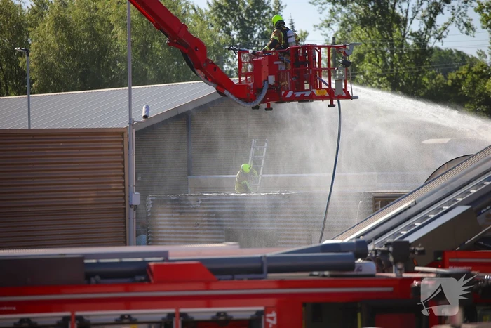 Zeer grote brand in gebouw van politieacademie hulpdiensten schalen op