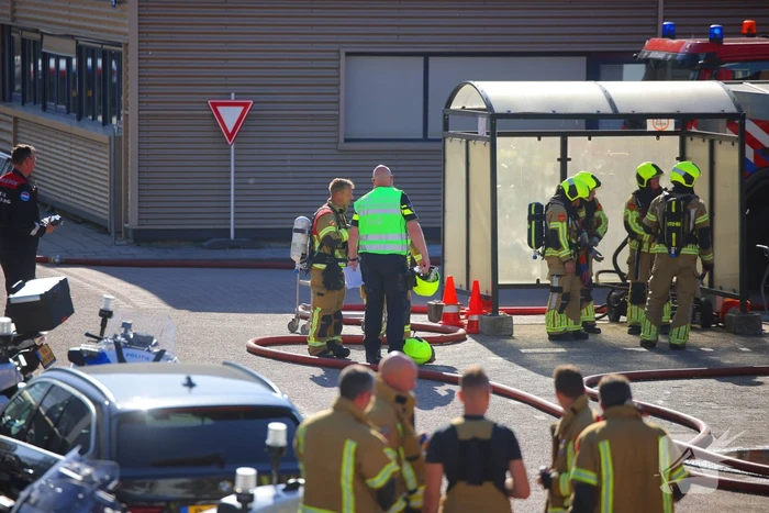 Zeer grote brand in gebouw van politieacademie hulpdiensten schalen op