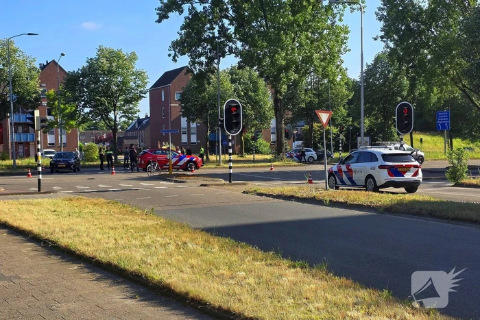 Botsing op kruising leidt tot verkeershinder