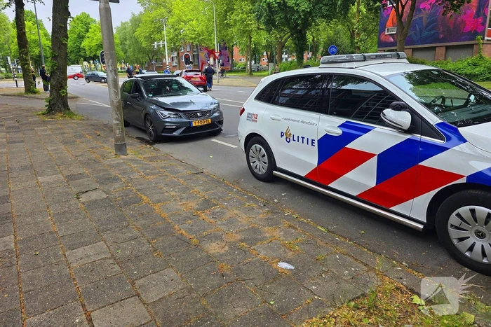 Twee voertuigen fiks beschadigd bij ongeval op kruising