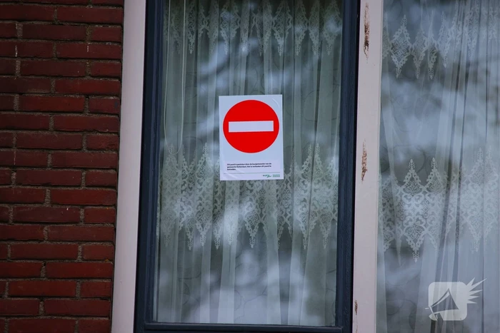 Burgemeester sluit woning, politie zoekt getuigen na explosie