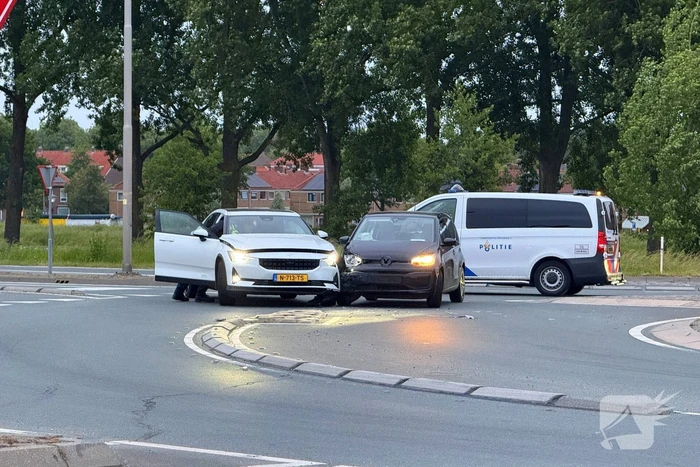 Schade na ongeval op rotonde