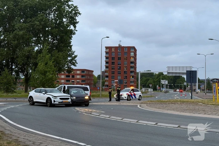 Schade na ongeval op rotonde