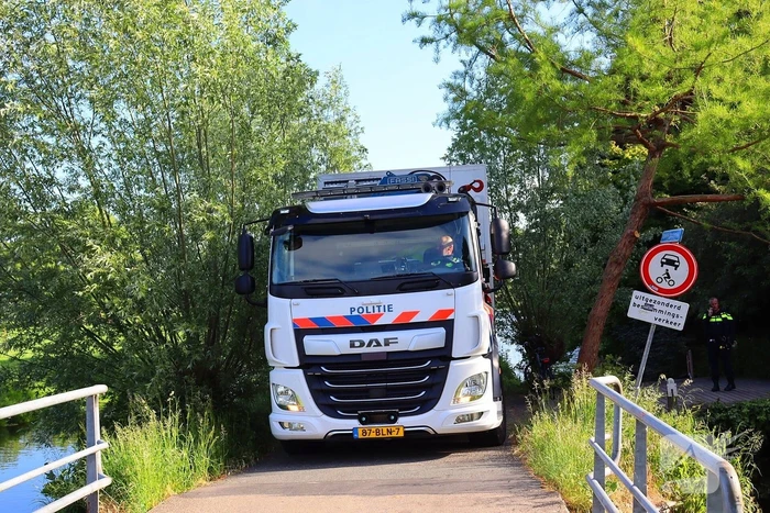 Overleden persoon aangetroffen in water