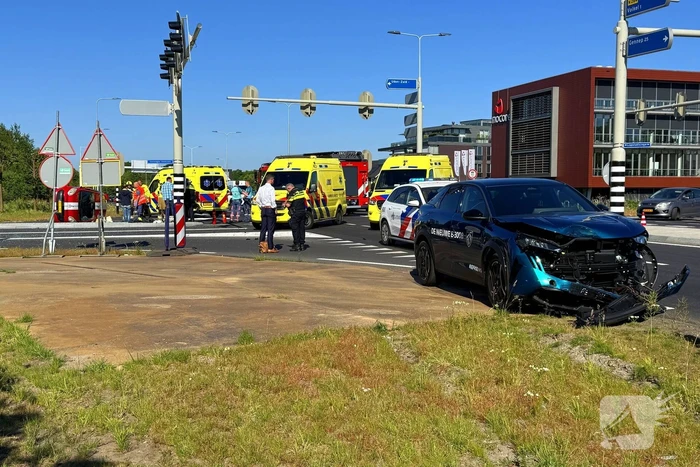 Vader en twee kinderen gewond na ongeval op kruising