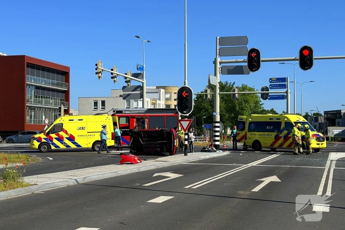 Vader en twee kinderen gewond na ongeval op kruising
