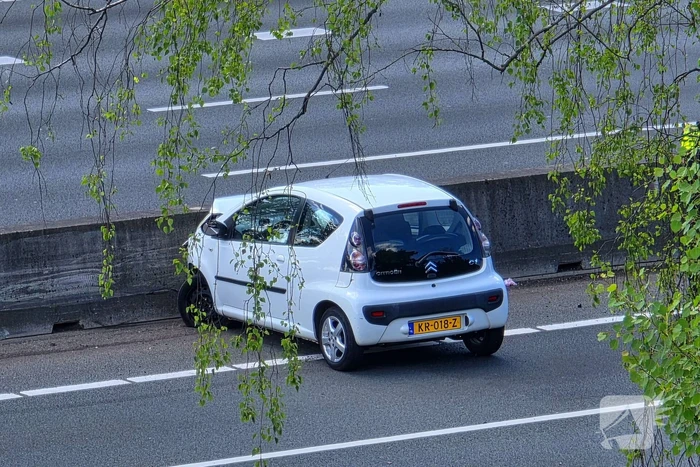 Ongeval op snelweg met twee voertuigen