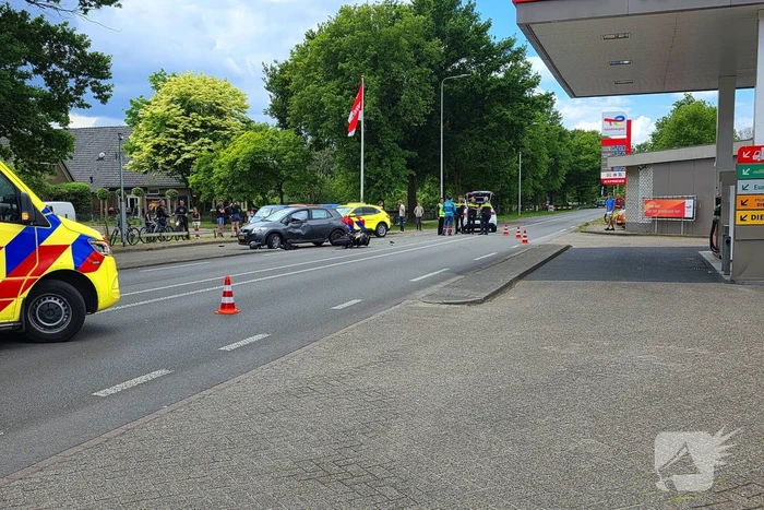 Motorrijder zwaargewond bij aanrijding met automobilist