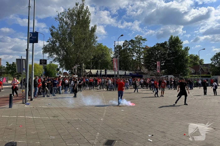 PSV landskampioen na bizarre inhaalrace