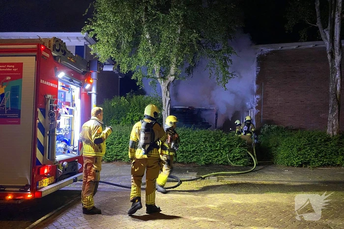 Brand verwoest schuur in de nacht