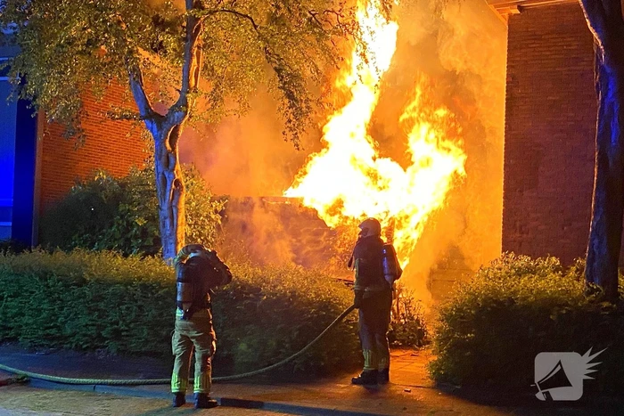 Brand verwoest schuur in de nacht