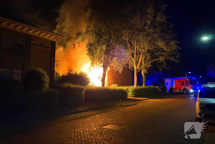 Brand verwoest schuur in de nacht