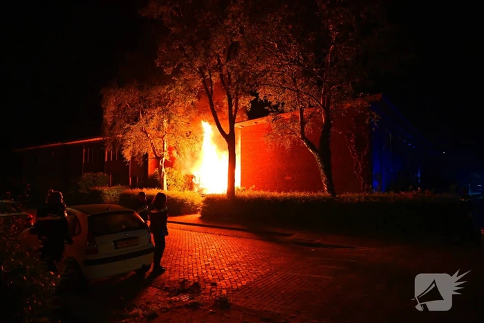 Brand verwoest schuur in de nacht