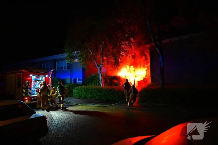 Brand verwoest schuur in de nacht