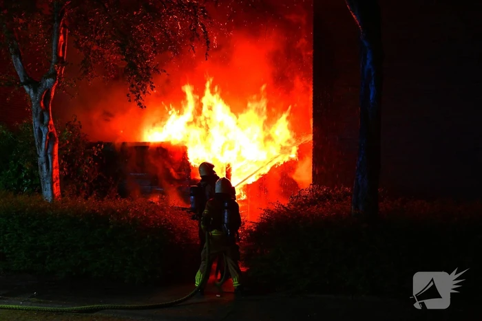 Brand verwoest schuur in de nacht