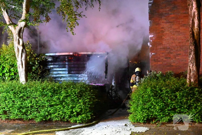 Brand verwoest schuur in de nacht