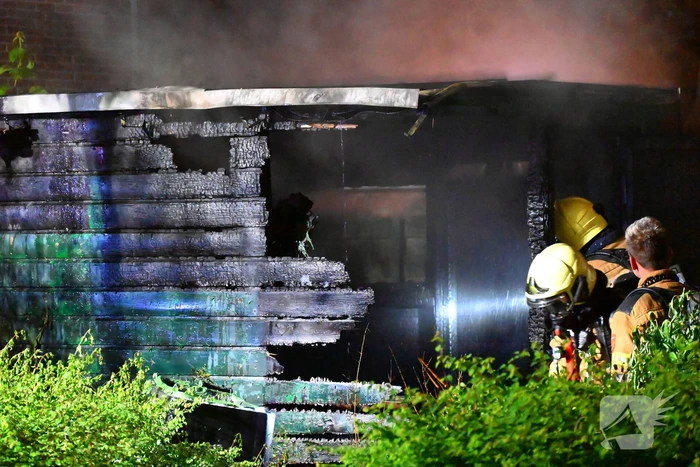 Brand verwoest schuur in de nacht