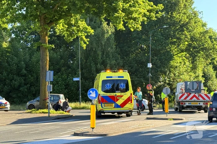 Fietser aangereden door auto