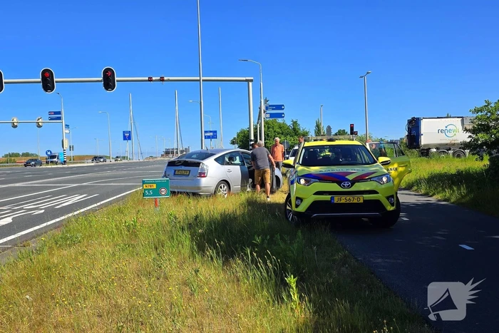 Ongeval met kop-staartbotsing bij stoplichten
