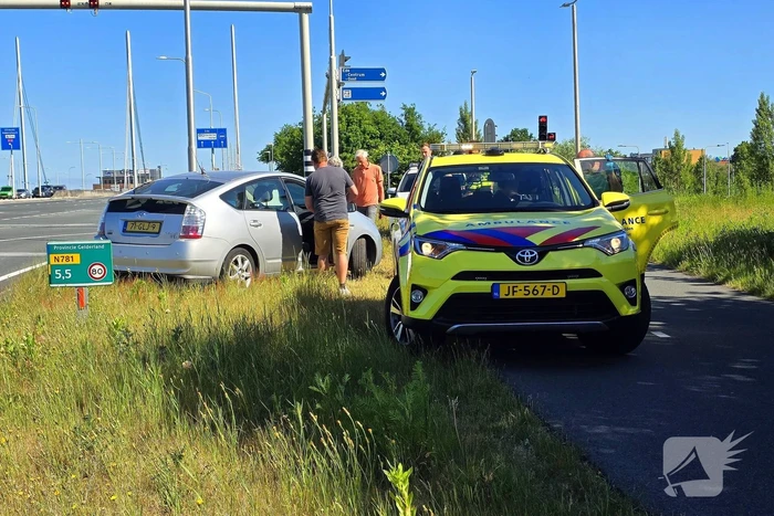 Ongeval met kop-staartbotsing bij stoplichten