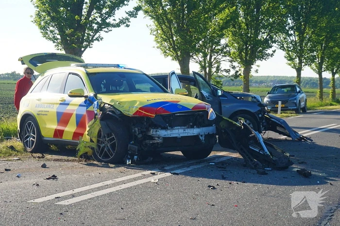 Ambulance betrokken bij ongeval