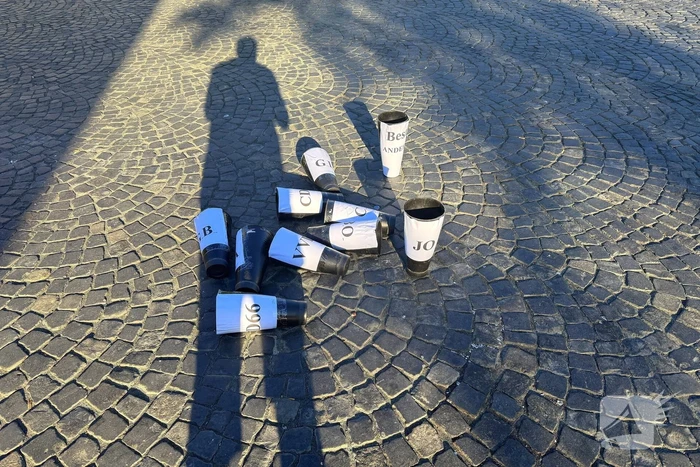 Mobiele eenheid aanwezig bij protest