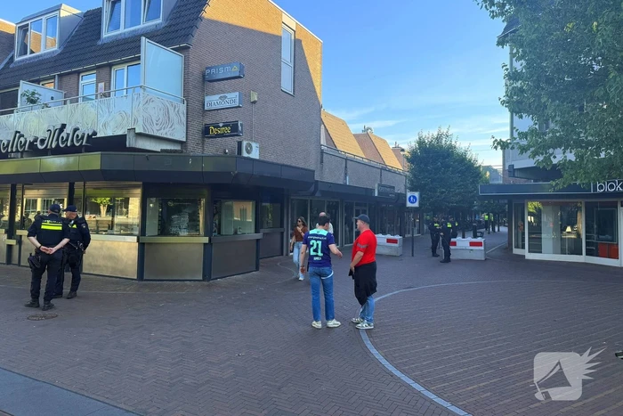 Mobiele eenheid aanwezig bij protest