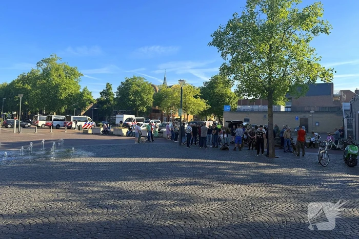 Mobiele eenheid aanwezig bij protest