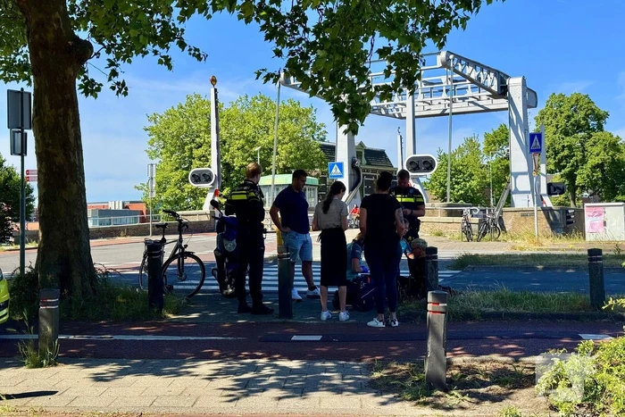 Fietser naar ziekenhuis na aanrijding