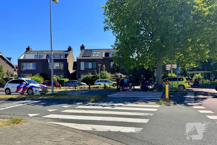 Fietser naar ziekenhuis na aanrijding