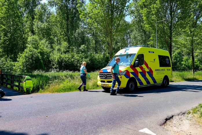 Scootmobiel belandt in sloot na ongeval