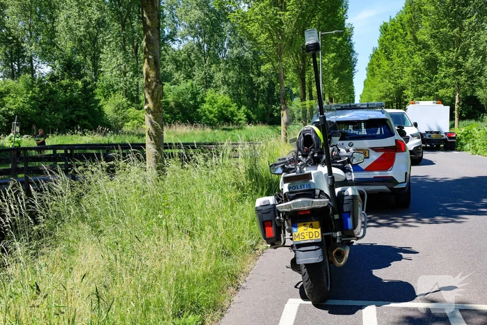 Scootmobiel belandt in sloot na ongeval
