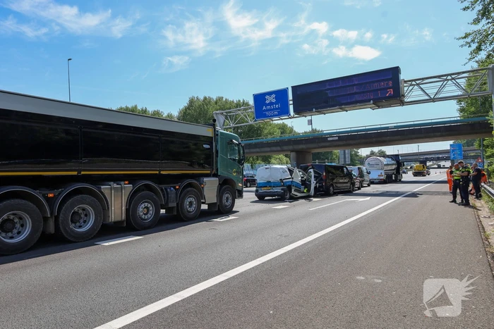 Kettingbotsing leidt tot ziekenhuisopnames en verkeersopstoppingen