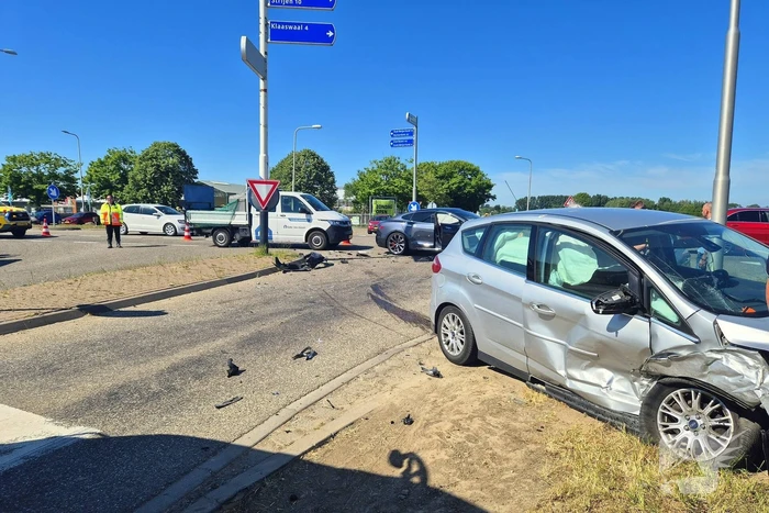 Ongeval met grote schade verstoort verkeer