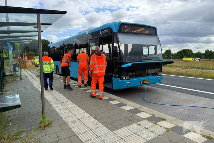 Lijnbus stilgevallen op snelweg