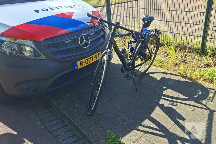 Verkeersongeluk tussen fietser en scooterrijder