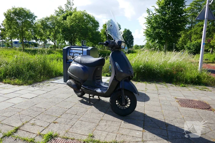 Ongeval tussen auto en scooterrijder
