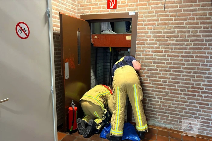 Brandweer ingezet voor liftopsluiting