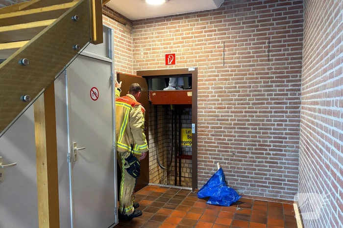 Brandweer ingezet voor liftopsluiting